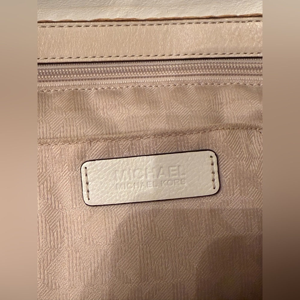 Michael Kors Naomi White & Straw Tote - Picture 8 of 8